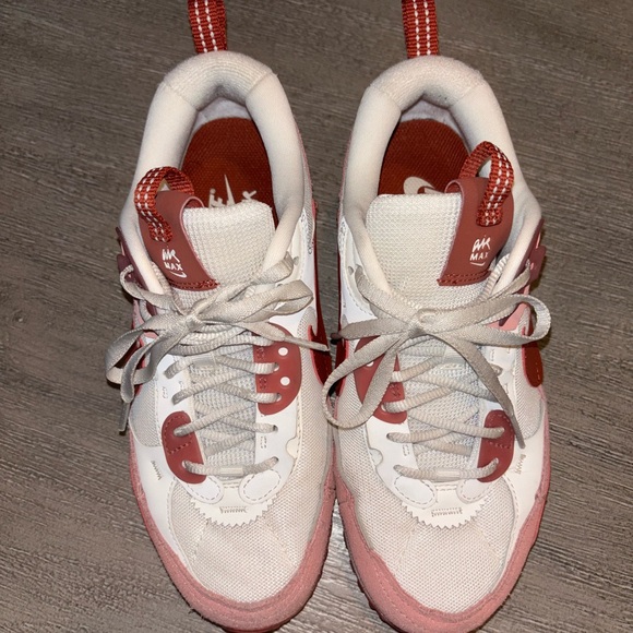 Nike Women's Sneakers Red and White - Picture 4 of 4